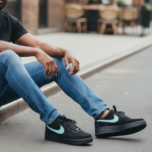 Nike Men's Black Sneakers with Mint Swoosh